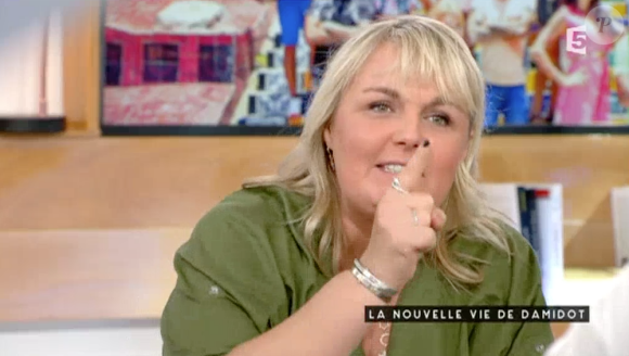 Dans C à vous sur France 5, l'animatrice Valérie Damidot a été choquée de découvrir les propos de Sophie Ferjani, sa remplaçante dans D&Co. Vendredi 23 octobre.