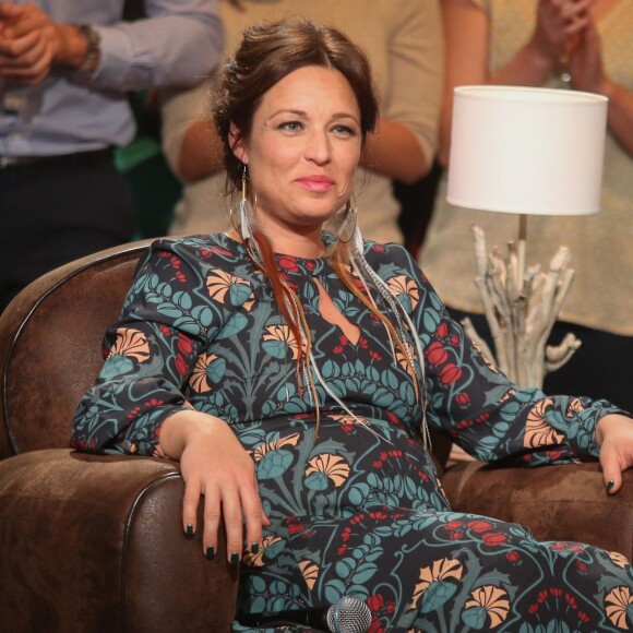 Exclusif - La chanteuse Natasha St-Pier, enceinte, lors de l'enregistrement de l'émission "Du côté de chez Dave" à La Plaine Saint Denis, le mardi 20 octobre 2015. Diffusion sur France 3 le dimanche 25 octobre 2015.