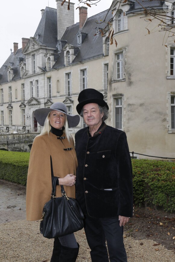 Exclusif - Gonzague Saint Bris et une amie lors de l'inauguration du Spa de l'Hôtel Château d'Augerville dans le Loiret, le 17 octobre 2015.