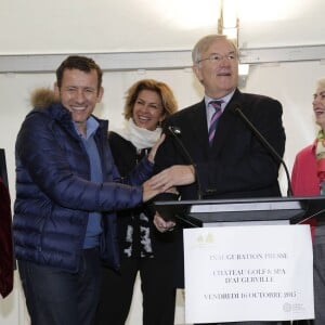 Exclusif - Dany Boon, Corinne Touzet et guests lors de l'inauguration du Spa de l'Hôtel Château d'Augerville dans le Loiret, le 17 octobre 2015.