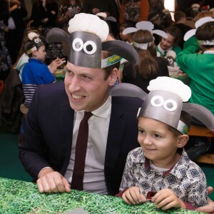 Kate Middleton, duchesse de Cambridge, le prince William et le prince Harry se sont bien amusés, le 26 octobre 2015 au siège de la BAFTA, lors d'une rencontre avec des enfants dans le cadre de The Charities Forum, un événement rassemblant une trentaine d'associations qu'ils soutiennent.