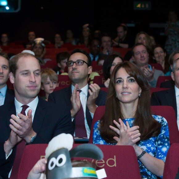 Extraits en avant-première du film d'animation Shaun le mouton : Farmer's Llamas. Kate Middleton, duchesse de Cambridge, le prince William et le prince Harry se sont bien amusés, le 26 octobre 2015 au siège de la BAFTA, lors d'une rencontre avec des enfants dans le cadre de The Charities Forum, un événement rassemblant une trentaine d'associations qu'ils soutiennent.