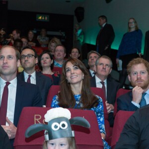 Extraits en avant-première du film d'animation Shaun le mouton : Farmer's Llamas. Kate Middleton, duchesse de Cambridge, le prince William et le prince Harry se sont bien amusés, le 26 octobre 2015 au siège de la BAFTA, lors d'une rencontre avec des enfants dans le cadre de The Charities Forum, un événement rassemblant une trentaine d'associations qu'ils soutiennent.