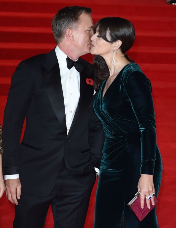 Daniel Craig et Monica Bellucci à l'avant-première mondiale de James Bond Spectre au Royal Albert Hall à Londres le 26 octobre 2015.