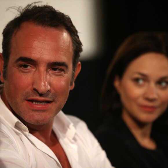 Jean Dujardin et sa compagne Nathalie Péchalat à l'inauguration du cinéma communal Jean Dujardin à Lesparre-Médoc le 27 juin 2015