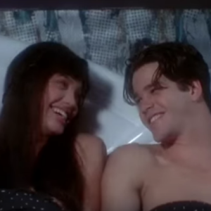 Angelina Jolie et Nathaniel Marston dans Love Is All There Is (1996) de Joseph Bologna et Renée Taylor.