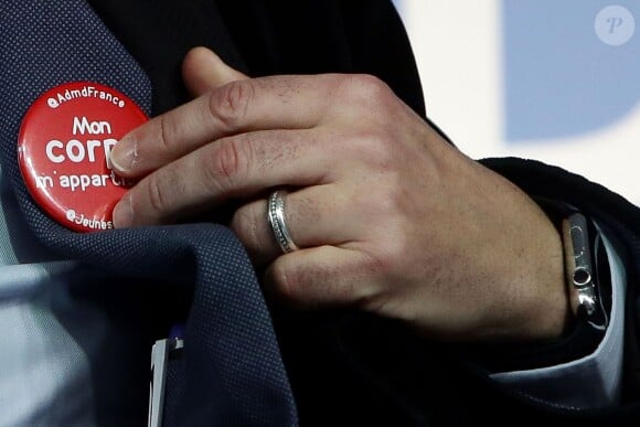 Jean-Luc Romero - Rassemblement place de la République à Paris pour la 8ème Journée mondiale pour le droit de mourir dans la dignité, le 2 novembre 2015.