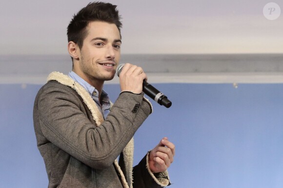 Jeremy Charvet (The Voice 4) - Rassemblement place de la République à Paris pour la 8ème Journée mondiale pour le droit de mourir dans la dignité, le 2 novembre 2015.