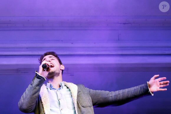 Jeremy Charvet (The Voice 4) - Rassemblement place de la République à Paris pour la 8ème Journée mondiale pour le droit de mourir dans la dignité, le 2 novembre 2015.