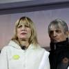 La chanteuse Stone et son mari Mario d'Alba - Rassemblement place de la République à Paris pour la 8ème Journée mondiale pour le droit de mourir dans la dignité, le 2 novembre 2015.