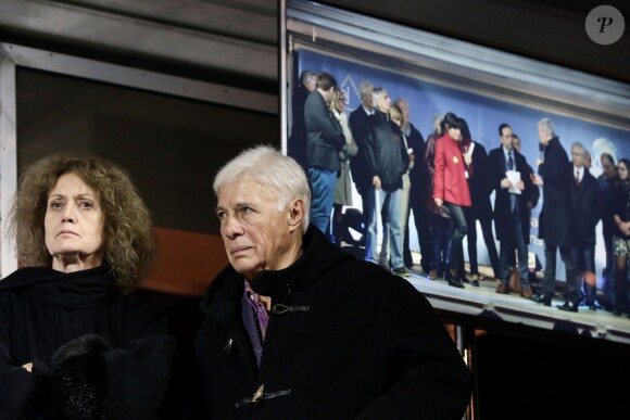 Noëlle Châtelet et Guy Bedos - Rassemblement place de la République à Paris pour la 8ème Journée mondiale pour le droit de mourir dans la dignité, le 2 novembre 2015.