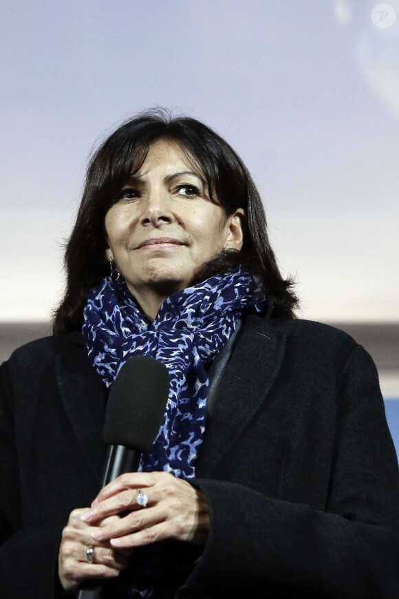 Anne Hidalgo - Rassemblement place de la République à Paris pour la 8ème Journée mondiale pour le droit de mourir dans la dignité, le 2 novembre 2015.
