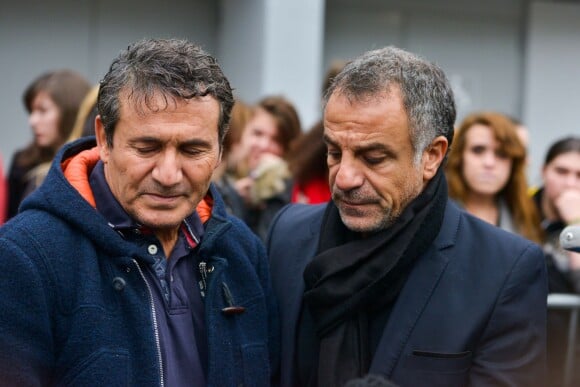 Dove Attia et Albert Cohen, producteurs de la comédie musicale "1789, les amants de la Bastille", émus aux larmes lors d'une conférence de presse donnée devant le Palais des Sports de Paris le 9 novembre 2013