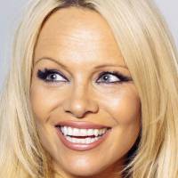 Pamela Anderson : Nue pour annoncer sa guérison de l'hépatite C