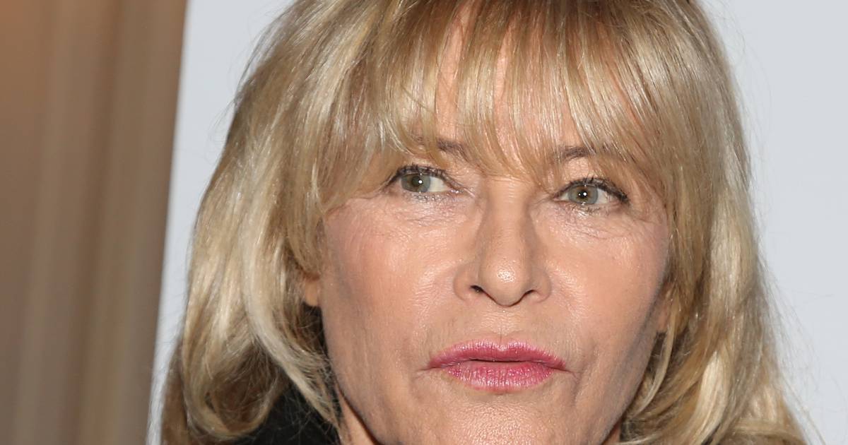 Exclusif - Nathalie Delon au spectacle Elles se croient ...