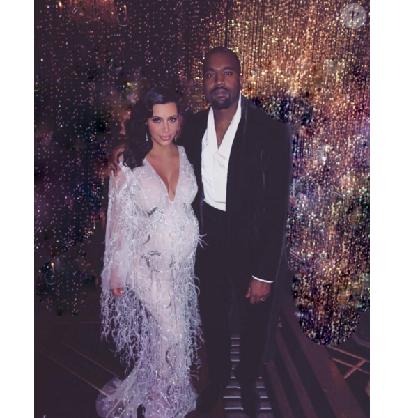 Kim Kardashian et Kanye West lors de la soirée d'anniversaire de Kris Jenner (60 ans) à Los Angeles. Le 6 novembre 2015.