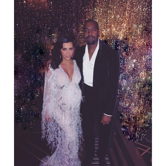 Kim Kardashian et Kanye West lors de la soirée d'anniversaire de Kris Jenner (60 ans) à Los Angeles. Le 6 novembre 2015.