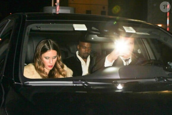 Kim Kardashian et Kanye West à l'issue de la soirée d'anniversaire de Kris Jenner à Los Angeles. Le 6 novembre 2015.