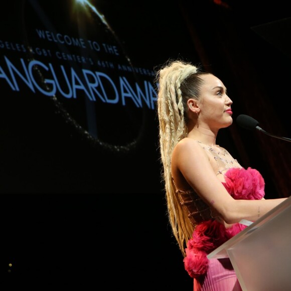 Miley Cyrus lors du 46e gala d'anniversaire du Centre LGBT de Los Angeles, à Century City, le 7 novembre 2015.