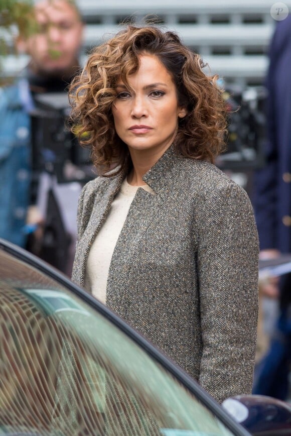 Jennifer Lopez sur le tournage du film 'Shades of Blue' à Sunset Park à New York. Ray Liotta et Casper Smart tournent une scène ensemble sur une aire de jeux pour enfants. Le 2 novembre 2015