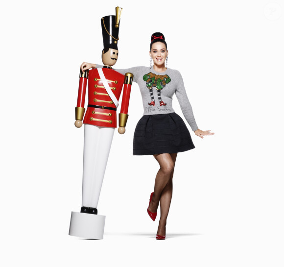 Katy Perry est la star de la campagne publicitaire de Noël de H&M.