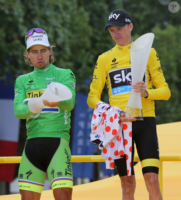 Christopher Froome et Peter Sagan sur le podium du Tour de France à Paris, le 26 juillet 2015