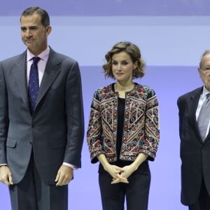 Letizia et Felipe VI d'Espagne décernaient le 12 novembre 2015, lors d'une cérémonie à la Ciudad BBVA à Madrid, les accréditations attribuées aux nouveaux ambassadeurs de la Marque Espagne, pour la 6e édition de cette initiative biennale récompensant des personnes physiques ou morales pour leur engagement au service du rayonnement de l'Espagne.