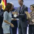  Letizia et Felipe VI d'Espagne décernaient le 12 novembre 2015, lors d'une cérémonie à la Ciudad BBVA à Madrid, les accréditations attribuées aux nouveaux ambassadeurs de la Marque Espagne, pour la 6e édition de cette initiative biennale récompensant des personnes physiques ou morales pour leur engagement au service du rayonnement de l'Espagne. 
