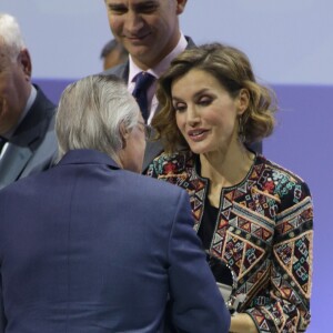 Letizia et Felipe VI d'Espagne décernaient le 12 novembre 2015, lors d'une cérémonie à la Ciudad BBVA à Madrid, les accréditations attribuées aux nouveaux ambassadeurs de la Marque Espagne, pour la 6e édition de cette initiative biennale récompensant des personnes physiques ou morales pour leur engagement au service du rayonnement de l'Espagne.