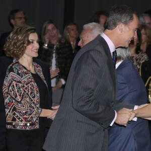 Letizia et Felipe VI d'Espagne décernaient le 12 novembre 2015, lors d'une cérémonie à la Ciudad BBVA à Madrid, les accréditations attribuées aux nouveaux ambassadeurs de la Marque Espagne, pour la 6e édition de cette initiative biennale récompensant des personnes physiques ou morales pour leur engagement au service du rayonnement de l'Espagne.