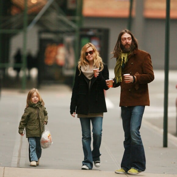 Chris Robinson et son ex-femme Kate Hudson, et leur fils Ryder dans les rues de West Village, à New York, le 9 décembre 2007