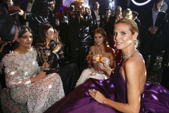 Vanessa Fuchs, Stefanie Giesinger, Heidi Klum - Intérieur - Cérémonie des "Bambi Awards" à Berlin, le 12 novembre 2015.