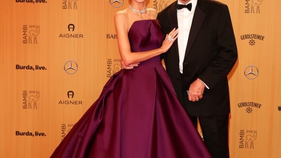 Heidi Klum somptueuse au bras de son père, devant Rita Ora récompensée