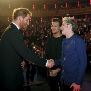 Prince Harry et les membres du groupe One Direction - Royal Variety Performance au Albert Hall à Londres, le 13 novembre 2015.