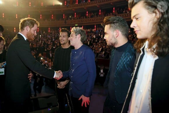 Prince Harry et les membres du groupe One Direction - Royal Variety Performance au Albert Hall à Londres, le 13 novembre 2015.