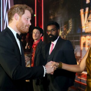 Le prince Harry et Alesha Dixon au Royal Variety Performance au Albert Hall à Londres, le 13 novembre 2015.