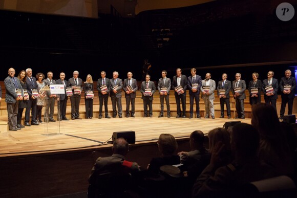 Les honorés lors de la 7e cérémonie de l'Excellence Francaise à la Philharmonie de Paris, le 17 novembre 2015.