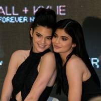 Kendall et Kylie Jenner, complices et indemnes, font escale à Melbourne