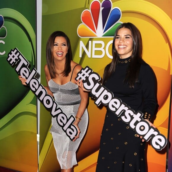 Eva Longoria, America Ferrera à la soirée Telenovela + Superstore à Los Angeles, le 18 novembre 2015