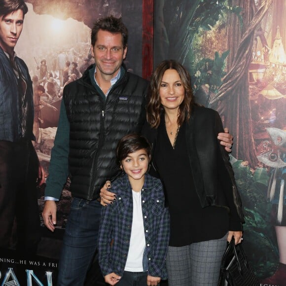 Mariska Hargitay, son fils August Miklos Friedrich Hermann et son mari Peter Hermann - Première du film "Pan" à New York le 4 octobre 2015