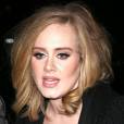 La chanteuse Adele quitte son hôtel pour aller dîner au restaurant dans le quartier de West Village à New York. Le 19 novembre 2015.