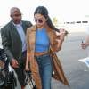 Selena Gomez arrive à l'aéroport de LAX à Los Angeles pour prendre l'avion, le 24 novembre 2015
