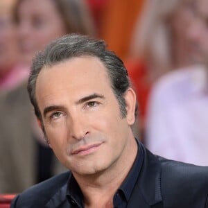 Jean Dujardin - Enregistrement de l'émission "Vivement Dimanche" à Paris le 25 Novembre 2015 et qui sera diffusée le 29 Novembre 2015.