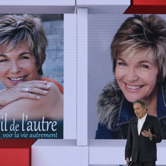 Michel Drucker - Enregistrement de l'émission "Vivement Dimanche" à Paris le 25 Novembre 2015 et qui sera diffusée le 29 Novembre 2015. Invité principal : Véronique Jannot