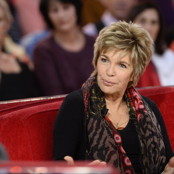 Michel Drucker et Véronique Jannot - Enregistrement de l'émission "Vivement Dimanche" à Paris le 25 Novembre 2015 et qui sera diffusée le 29 Novembre 2015.