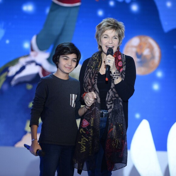 Paul Ventimila (The Voice Kid) et Véronique Jannot - Enregistrement de l'émission "Vivement Dimanche" à Paris le 25 Novembre 2015 et qui sera diffusée le 29 Novembre 2015.