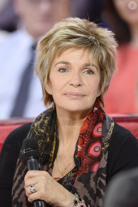 Véronique Jannot - Enregistrement de l'émission "Vivement Dimanche" à Paris le 25 Novembre 2015 et qui sera diffusée le 29 Novembre 2015.