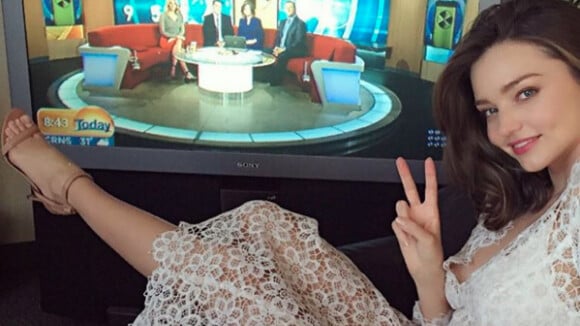 Miranda Kerr en interview et en duplex de Los Angeles pour l'émission australienne Mornings sur Channel 9. Novembre 2015.