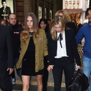 Cara Delevingne et Kate Moss à Milan, le 23 septembre 2015.