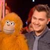 Jeff Panacloc et sa marionnette Jean-Marc, dans Stars sous hypnose, le vendredi 27 novembre 2015 sur TF1.